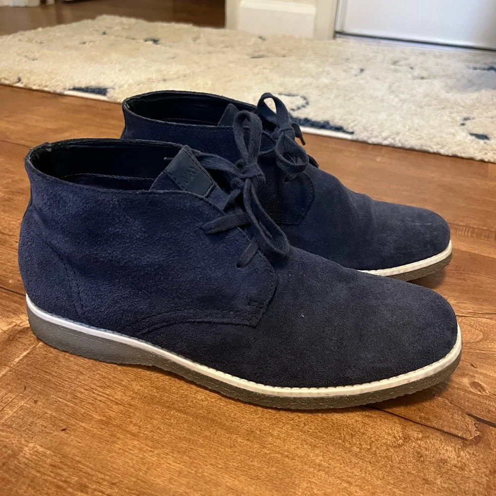 Shoes - Picture 3 of 4